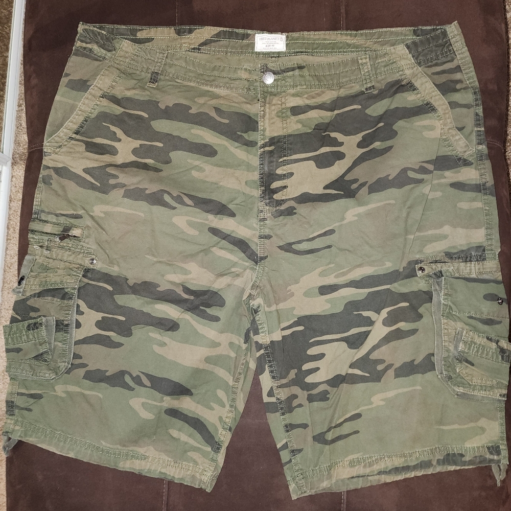 Mens Free Planet camouflage Cargo shorts sz46